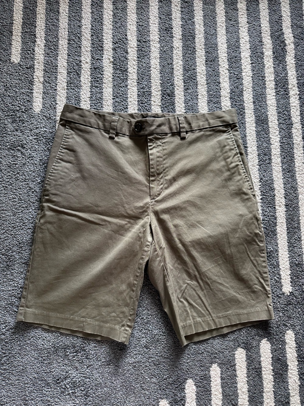 Banana Republic Olive Chino Shorts